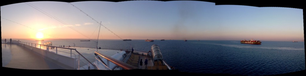 Suez-Kanal - Warten auf die Einfahrt