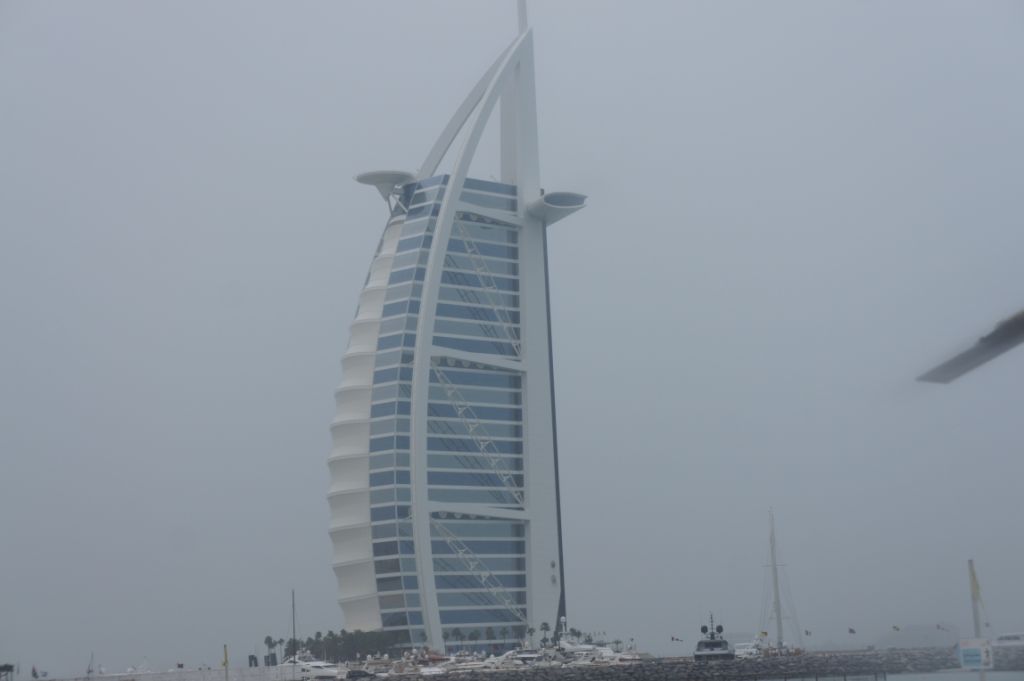 Dubai - Burj Al Arab - selbsternanntes einziges Siebensternehotel der Welt